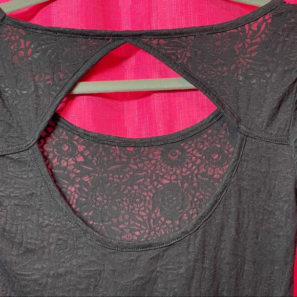 RUE21 CUTOUT OPEN BACK LACE TEE SIZE S - Picture 9 of 10